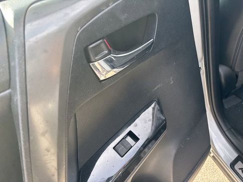 Used 2017 Toyota RAV4 SE image 19