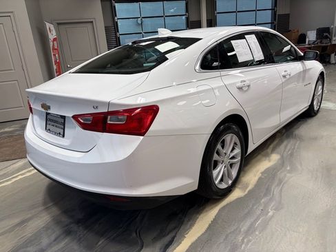 Used 2017 Chevrolet Malibu LT image 28