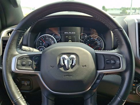 Used 2019 RAM 1500 Big Horn AWD/4WD image 18