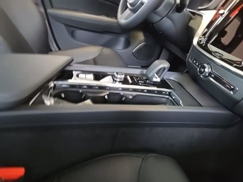 New 2024 Volvo S60 B5 Core w/ Climate Package image 18