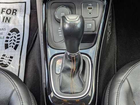 Used 2018 Jeep Compass Limited AWD/4WD image 12