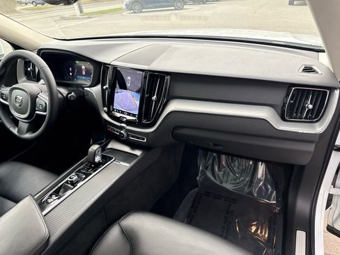 Used 2023 Volvo XC60 B5 Core w/ Climate Package AWD/4WD image 32