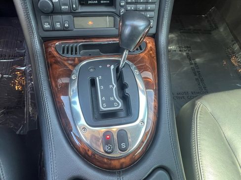 Used 2006 Jaguar XK8 Coupe image 46