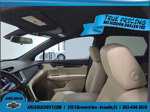 Used 2019 Cadillac XT5 FWD image 10