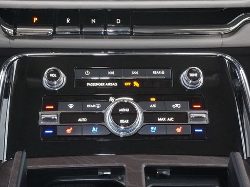 Used 2023 Lincoln Navigator Reserve AWD/4WD image 16