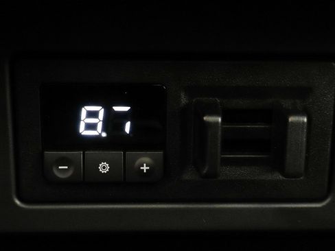 Used 2021 Nissan Titan PRO-4X w/ Pro-4x Convenience Package image 40