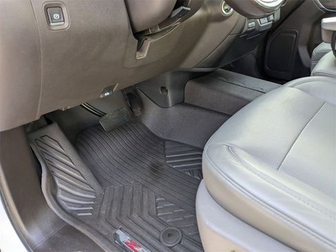 Used 2020 Chevrolet Silverado 1500 LTZ image 15