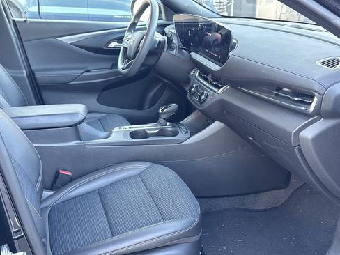 Used 2025 Buick Envista Preferred image 11