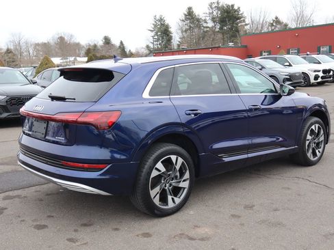 Used 2022 Audi e-tron Premium image 5