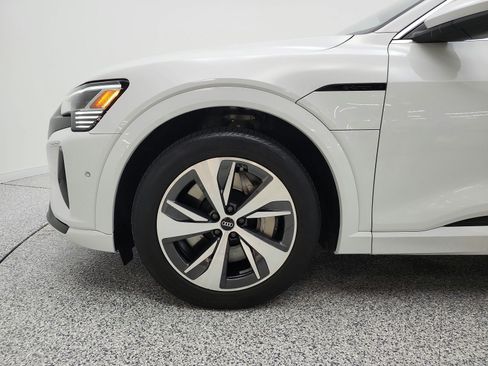 Used 2024 Audi Q8 e-tron Prestige AWD/4WD image 30