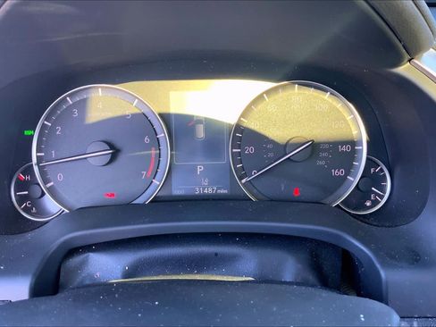 Used 2022 Lexus RX 350L Premium w/ Premium Package image 26