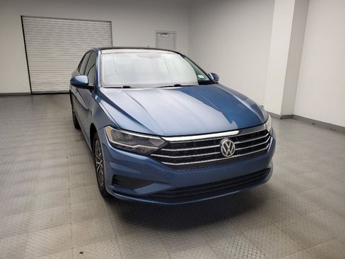 Used 2019 Volkswagen Jetta SE w/ Cold Weather Package FWD image 13