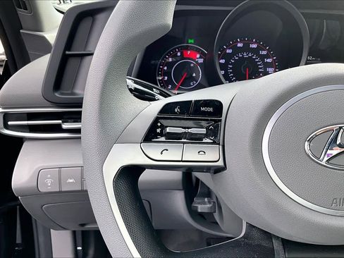 Used 2021 Hyundai Elantra SEL image 21