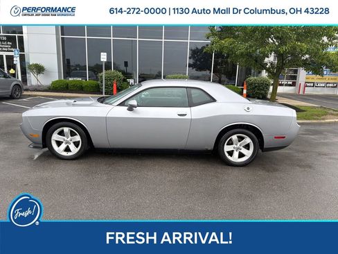 Used 2013 Dodge Challenger SXT RWD image 7