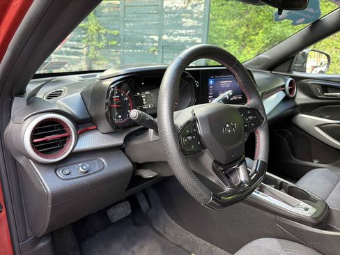 Certified 2024 Chevrolet Trax RS w/ Driver Confidence Package FWD image 10