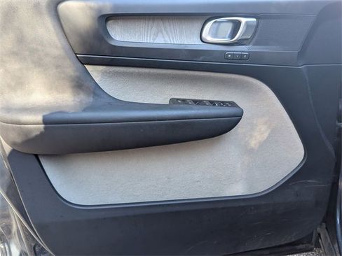 Used 2020 Volvo XC40 T5 Inscription image 22