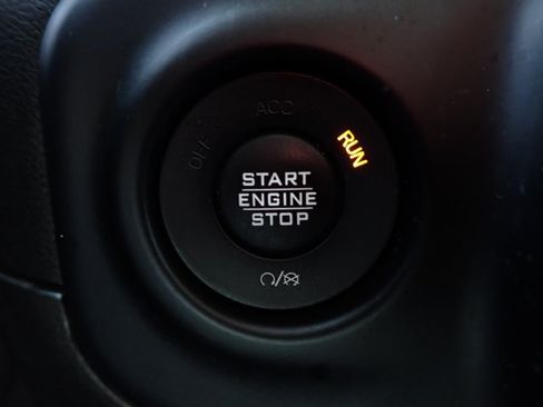 Used 2019 Jeep Wrangler Unlimited Sahara w/ Uconnect 4C Nav & Sound Group AWD/4WD image 20