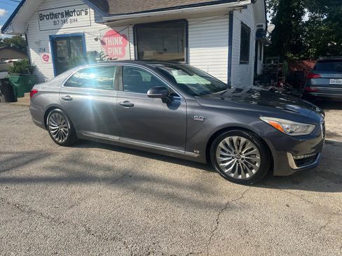 Used 2017 Genesis G90 5.0 Ultimate image 4