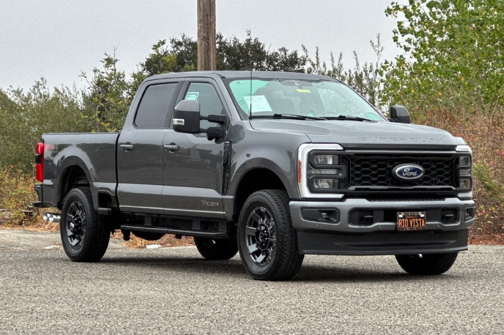 Used 2023 Ford F250 Lariat w/ Lariat Ultimate Package AWD/4WD image 2