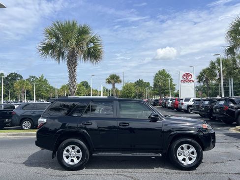 Used 2024 Toyota 4Runner SR5 Premium w/ Moonroof Package RWD image 11