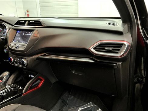 Used 2023 Chevrolet TrailBlazer RS FWD image 18