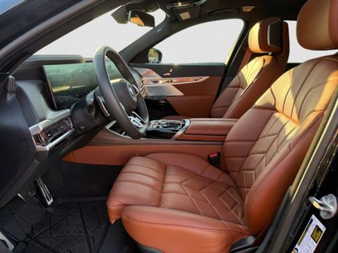 Used 2023 BMW i7 xDrive60 w/ Executive Package 2 image 10