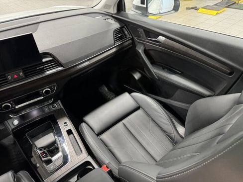Certified 2025 Audi Q5 e Premium Plus w/ Premium Plus Package AWD/4WD image 16