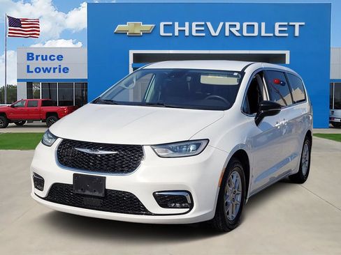 Used 2024 Chrysler Pacifica Touring-L FWD image 1