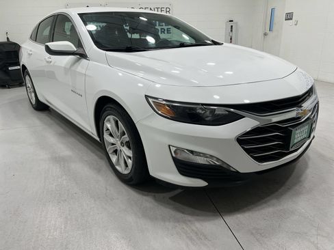 Used 2024 Chevrolet Malibu LT FWD image 2