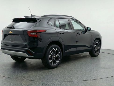 Used 2025 Chevrolet Trax LT image 9