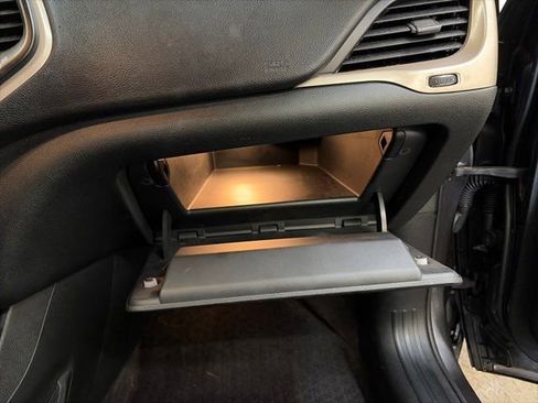 Used 2016 Jeep Cherokee Latitude w/ Cold Weather Group image 33