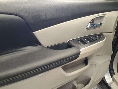 Used 2016 Honda Odyssey SE image 8
