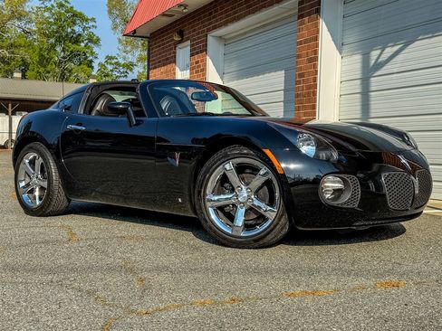 Used 2009 Pontiac Solstice GXP w/ Premium Package RWD image 27