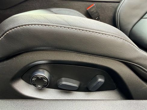 Used 2022 Chevrolet Corvette Stingray Premium Cpe w/ Z51 Performance Package image 25