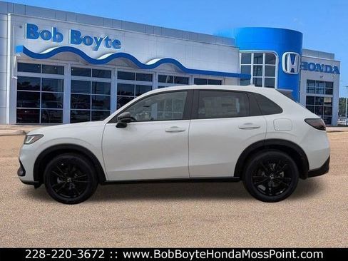 New 2026 Honda HR-V LX image 2