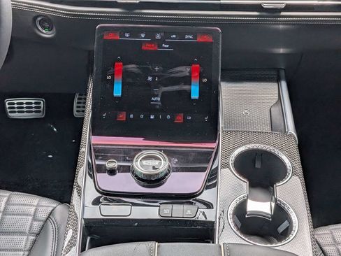 Used 2025 Cadillac Escalade V AWD/4WD image 18