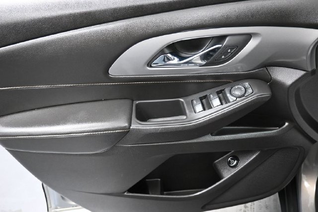 Used 2018 Chevrolet Traverse LT FWD image 13