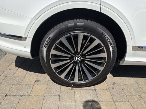 New 2026 Bentley Bentayga AWD/4WD image 27