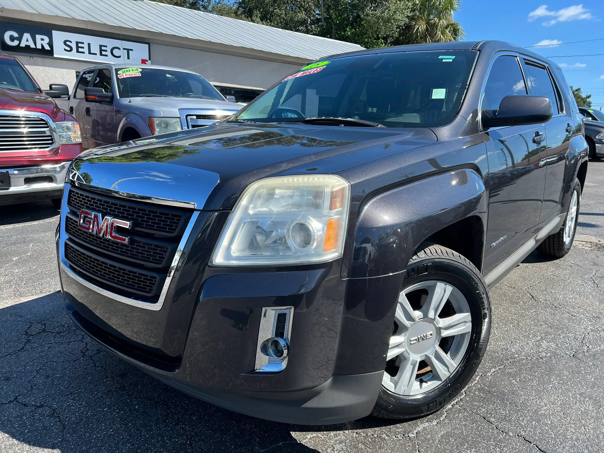 Used 2015 GMC Terrain SLE FWD image 1