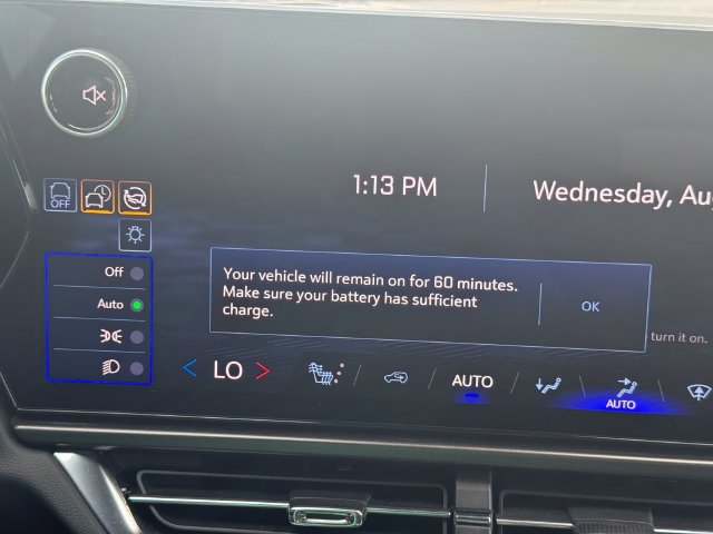 Used 2025 Chevrolet Equinox EV LT w/ Comfort Package FWD image 28