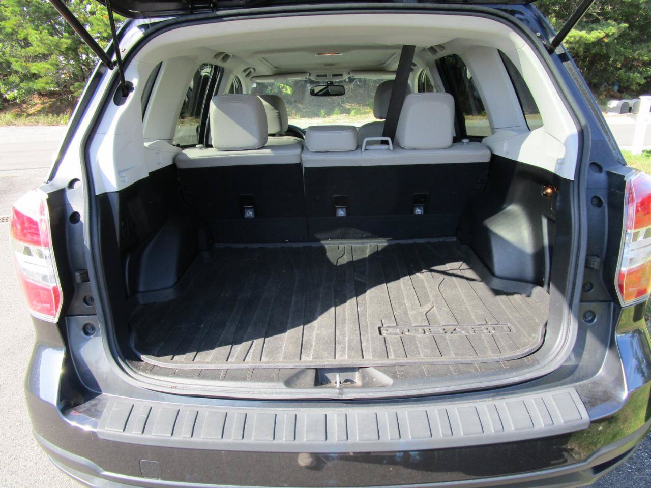 Used 2015 Subaru Forester 2.5i Limited AWD/4WD image 7