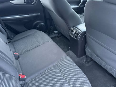 Certified 2022 Nissan Rogue Sport S image 19