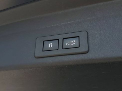 Used 2023 Subaru Ascent Limited AWD/4WD image 11