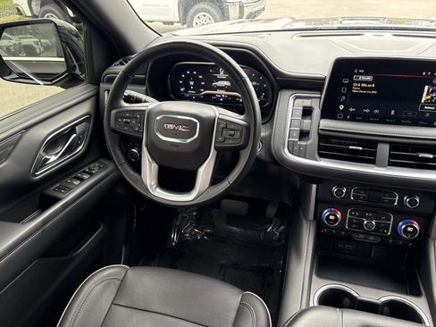 Used 2022 GMC Yukon XL SLT w/ SLT Luxury Package image 25