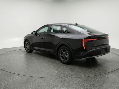 Used 2025 Kia K4 LXS image 6