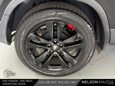 Used 2020 Chevrolet Trax LT w/ Redline Edition FWD image 11