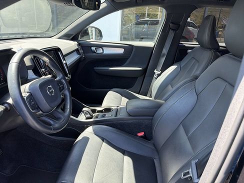 Used 2020 Volvo XC40 T5 Momentum AWD/4WD image 24