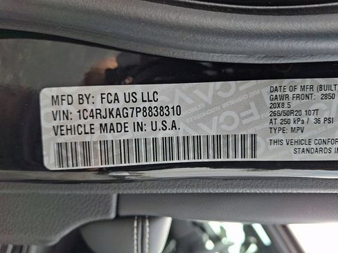Used 2023 Jeep Grand Cherokee L Laredo AWD/4WD image 27