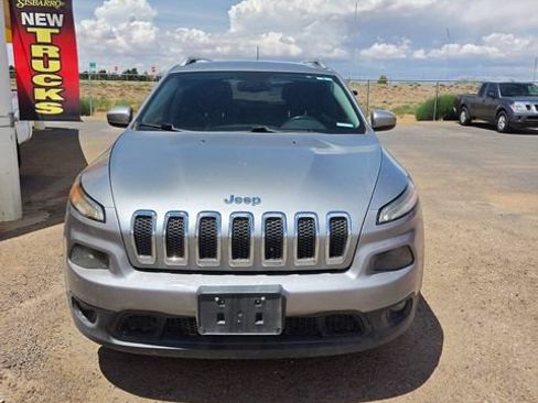 Used 2016 Jeep Cherokee Latitude w/ Comfort/Convenience Group FWD image 1