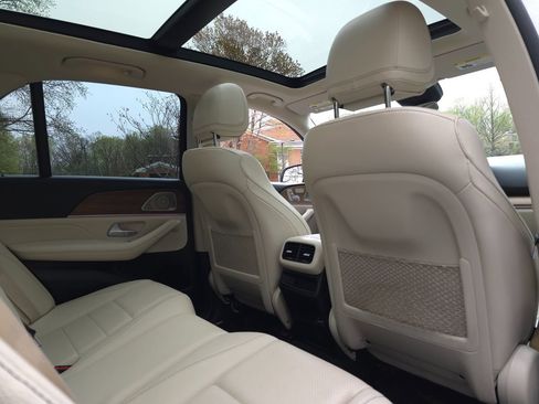 Used 2023 Mercedes-Benz GLE 350 4MATIC w/ AMG Line Exterior image 19